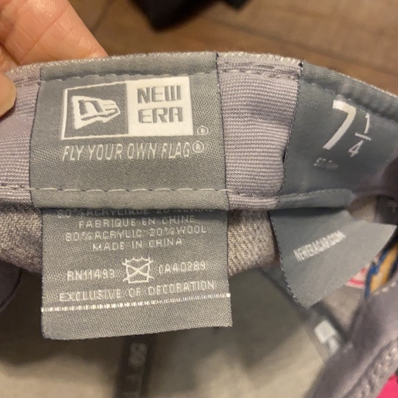 Hat - Picture 5 of 6